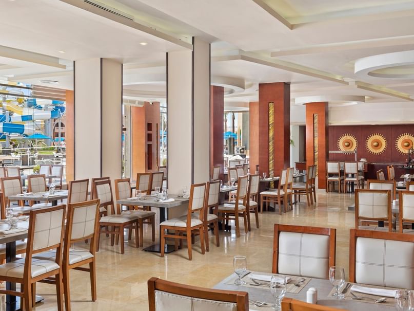Alfredo Restaurant at Pickalbatros Aqua Park Resort in Hurghada