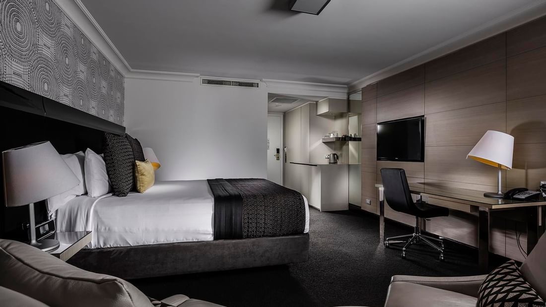 Deluxe Rooms at Pullman and Mercure King George Square Brisbane 