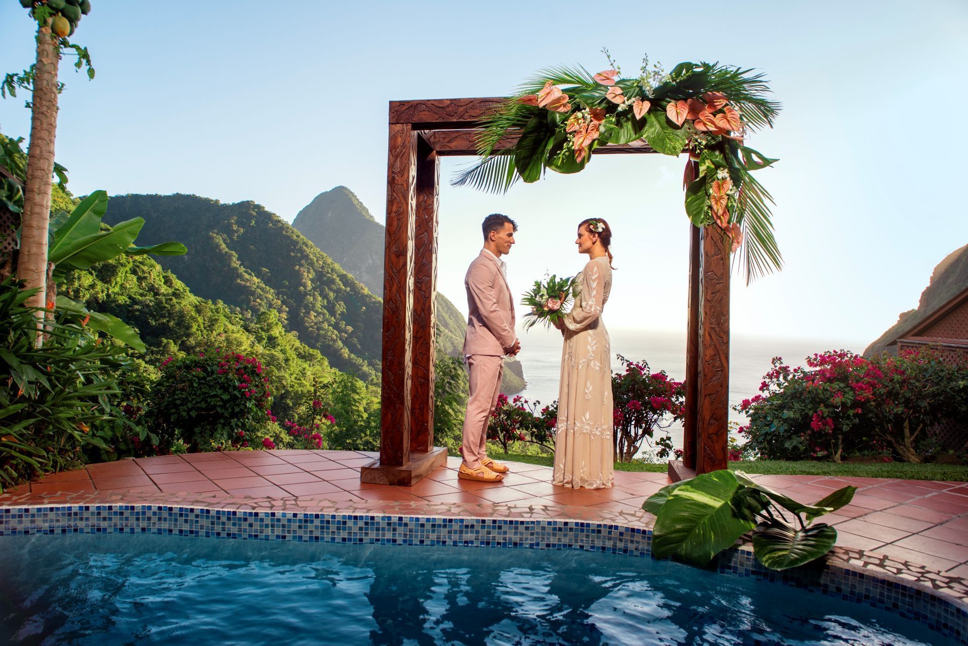 LADERA_WEDDING_CARVED_ARCH_WIDE