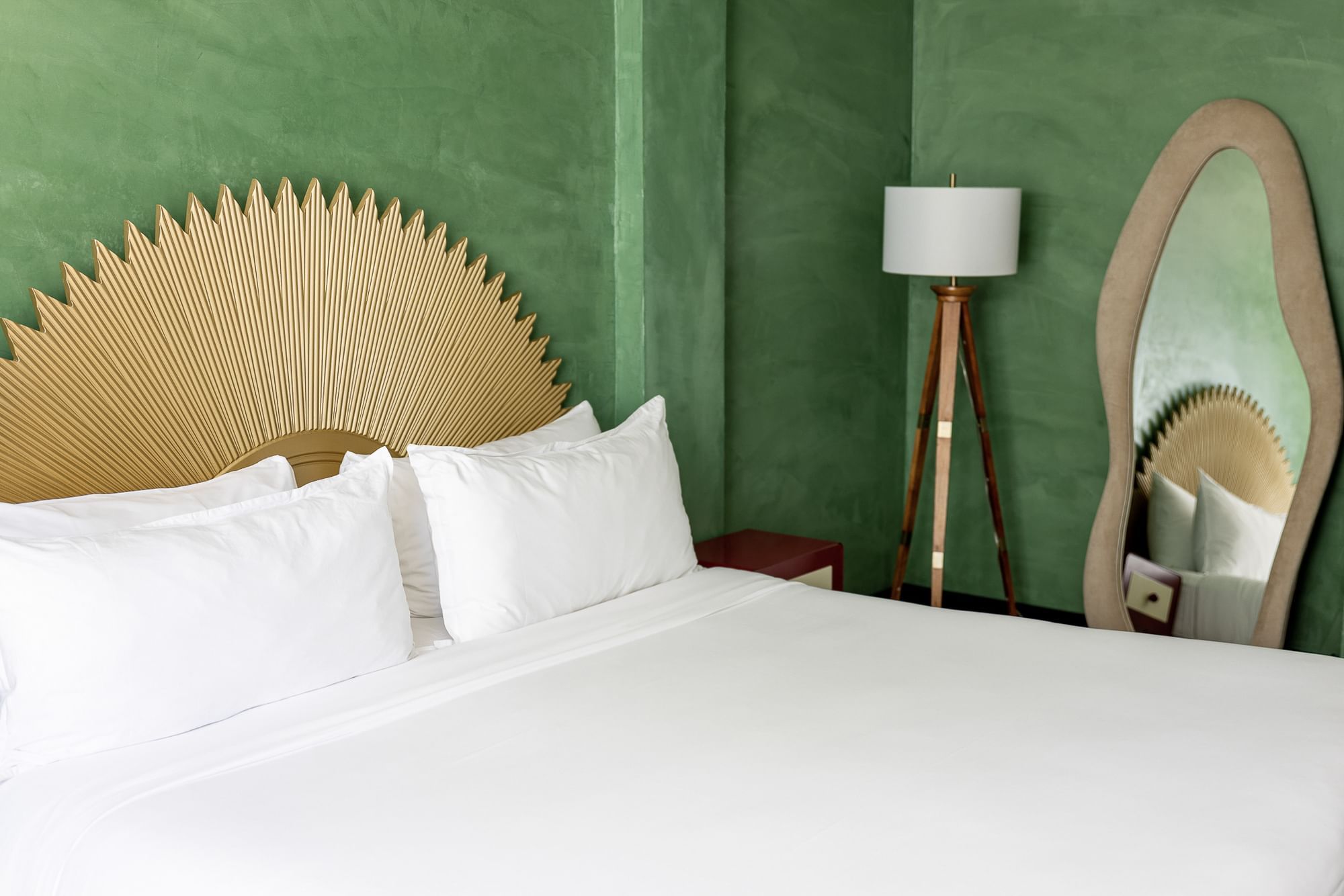 Crest Hotel Suites — gallery preview 3