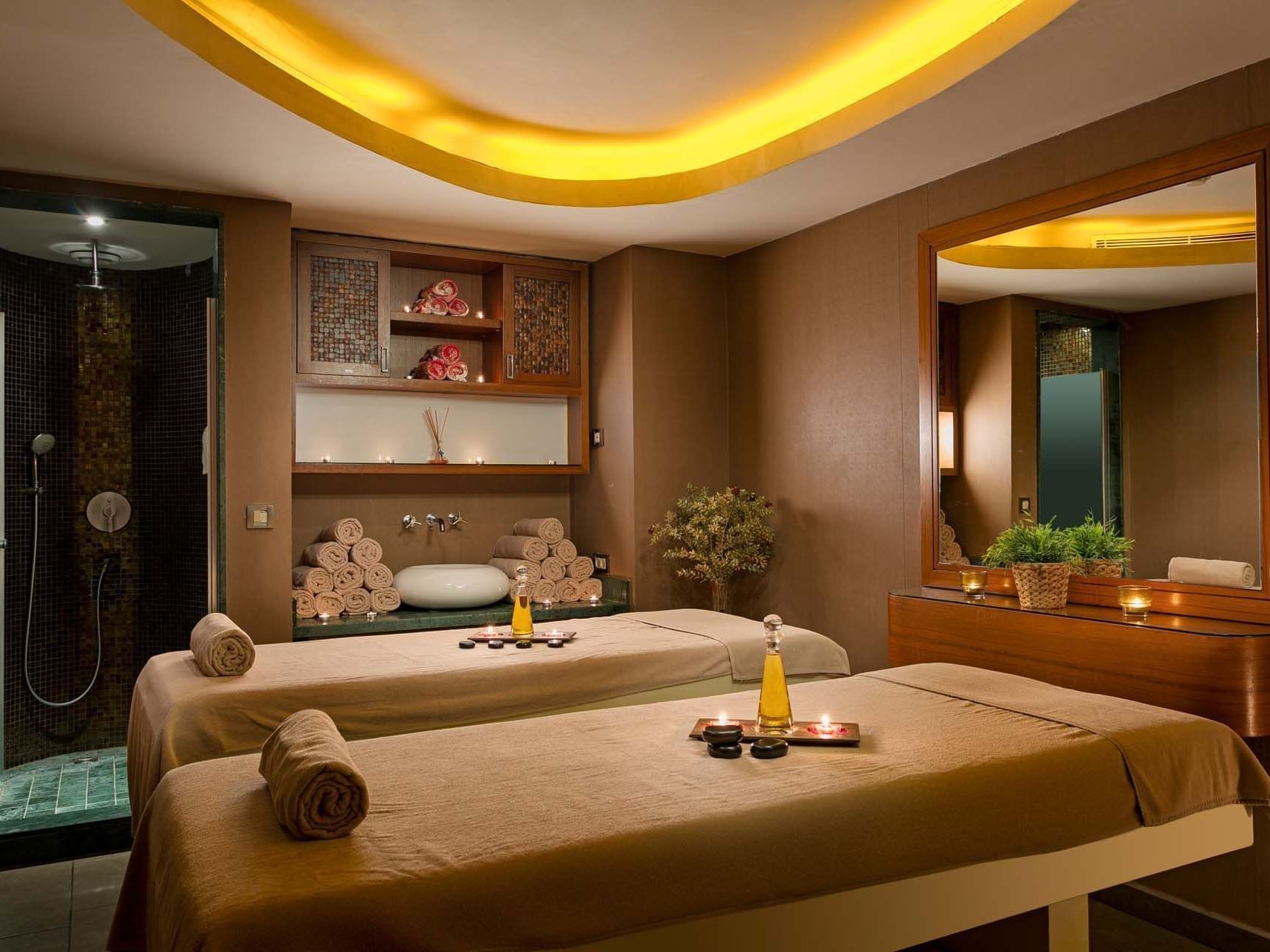 Titanic Business Kartal’da, özel yağlar ve yumuşacık havlularla hazırlanmış spa keyfi sizi bekliyor