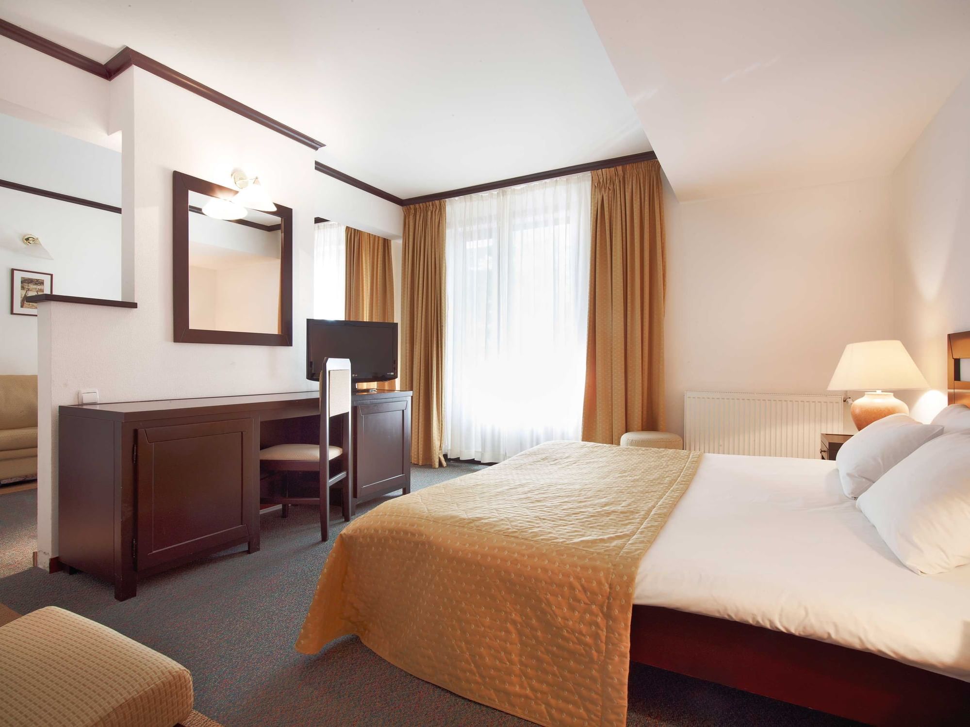 Interior of Queen Studio Room at Ana Hotels Poiana in Poiana