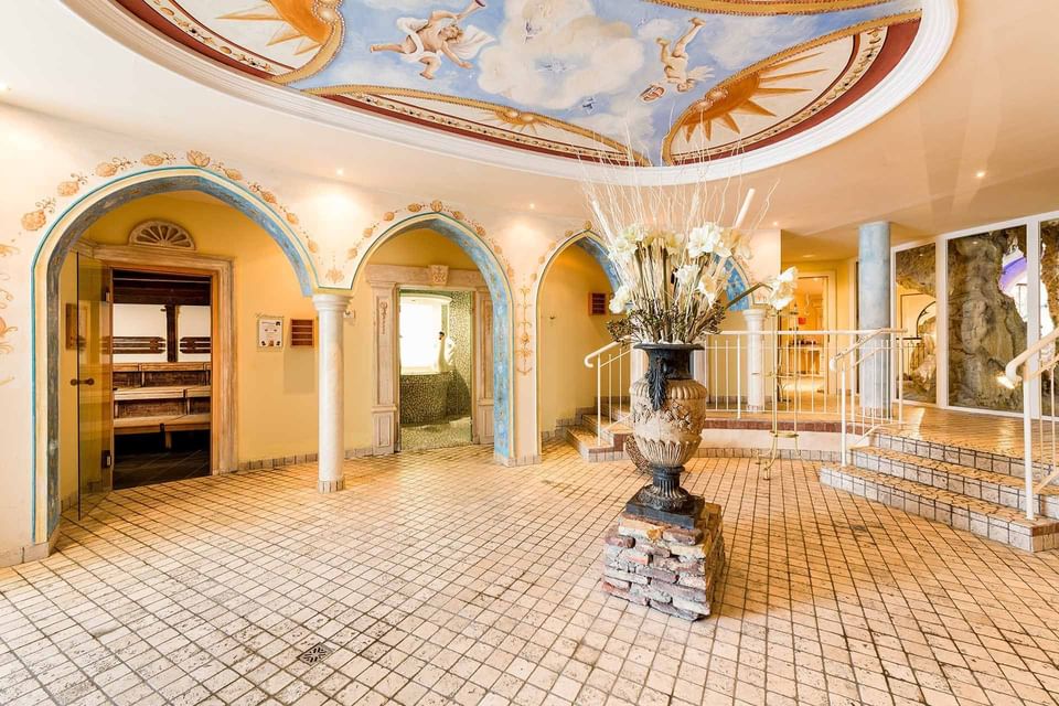 Wellnessbereich im Wellnesshotel ...liebes Rot-Flüh im Tannheimer Tal in Tirol, Österreich