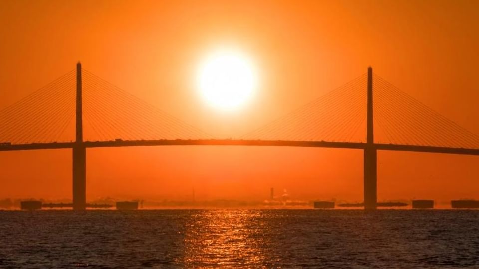Sunset of Skyway Fishing Pier Park near Legacy Vacation Resorts