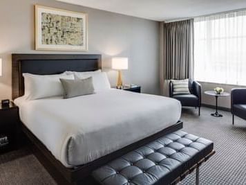 Deluxe King Pool view room at Capitol Skyline Hotel