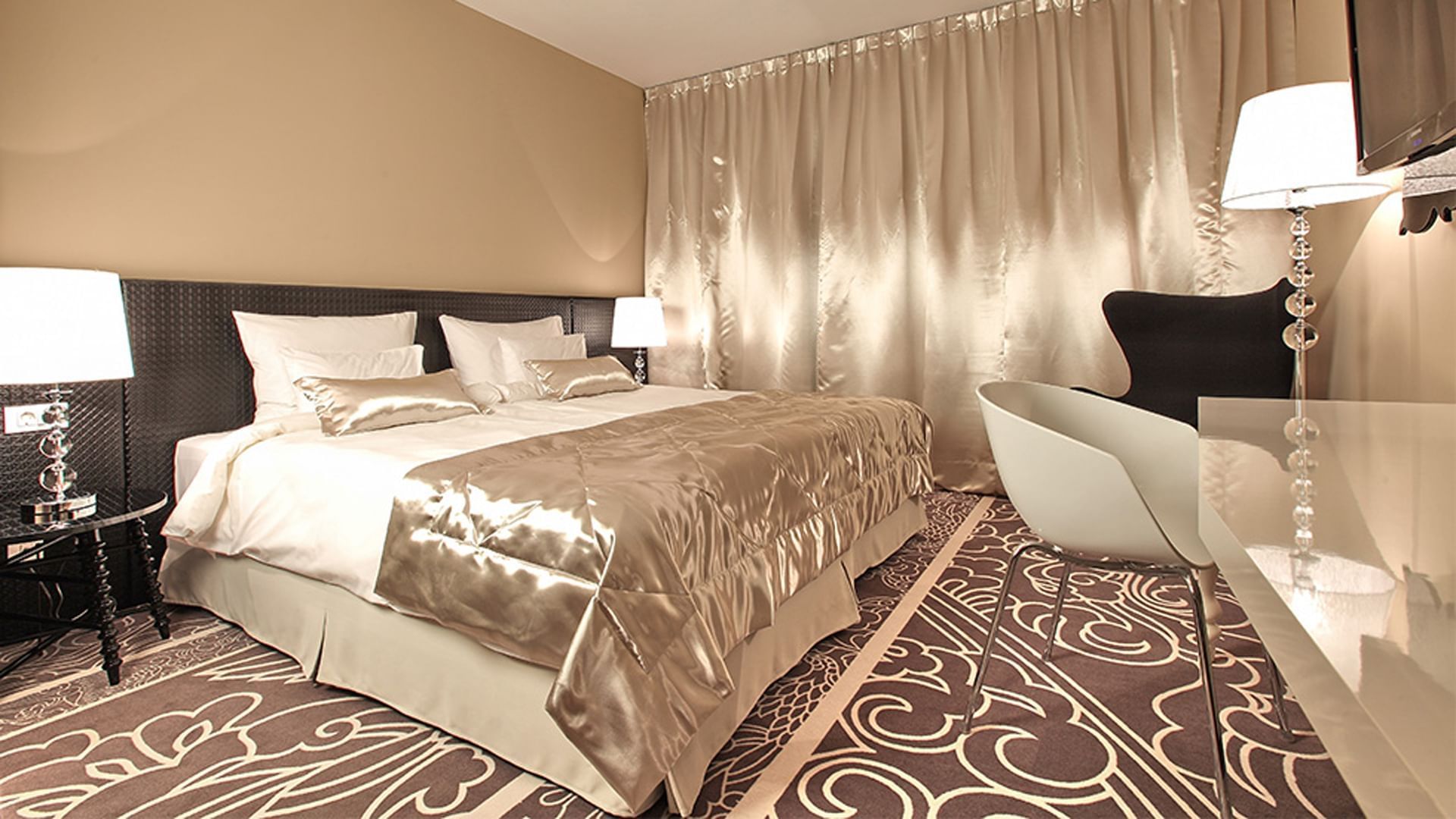 Double Bed in Superior Room at Falkensteiner Hotel Belgrade