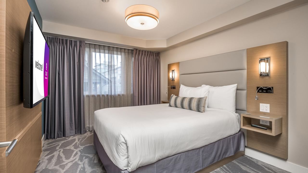 Queen bedroom