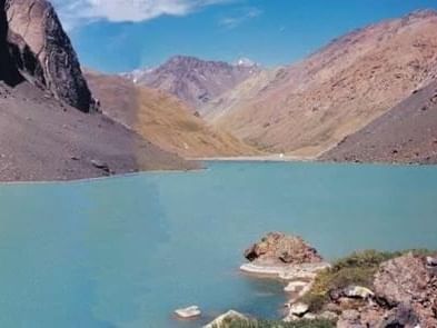 El Yeso Lagoon scenic route near the NOI Hotel Puma Lodge.