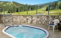 Coast Sundance Lodge - Hot tub