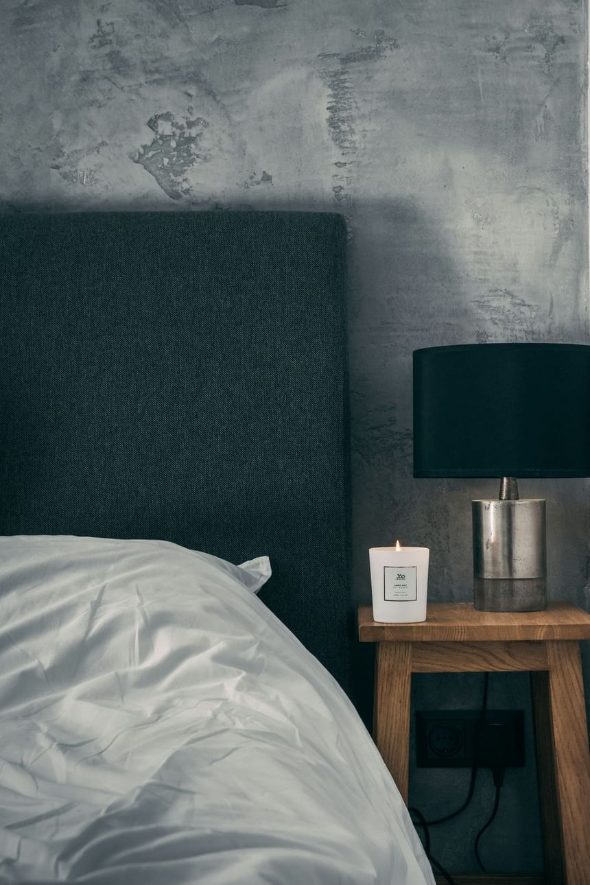 A picture of a bed room
