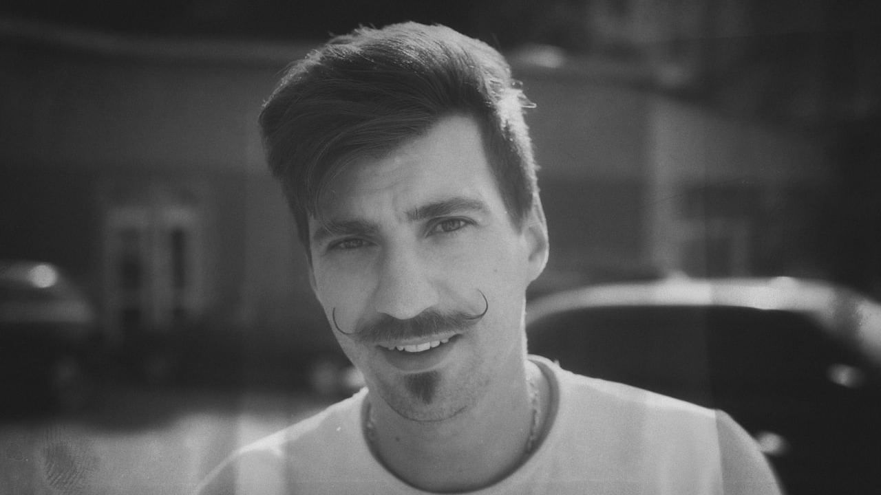 Schwarz-weiß Porträt von Ivan Luzan