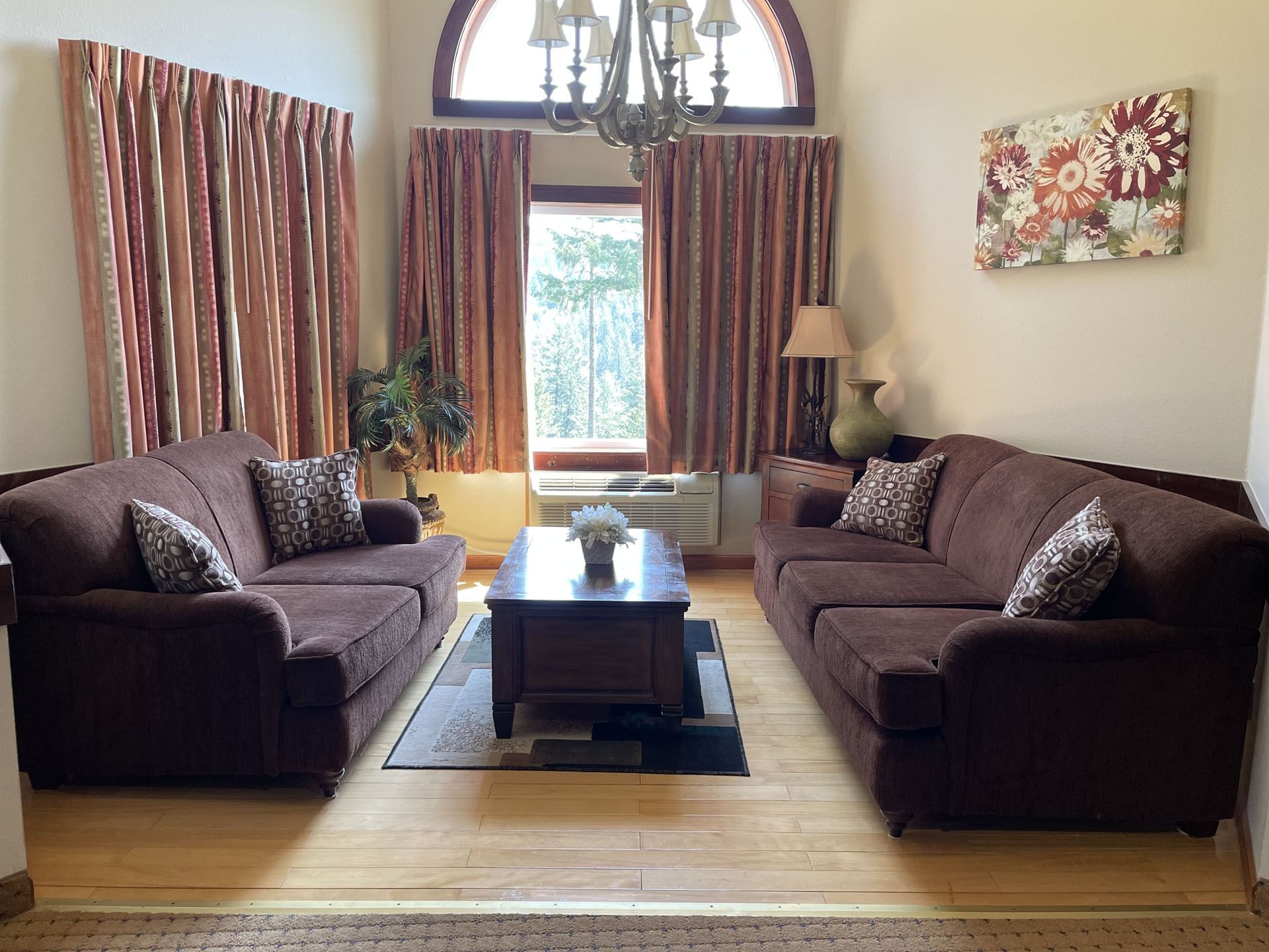 Sofas & table in King Suite With Hot Tub at Carson Hot Springs