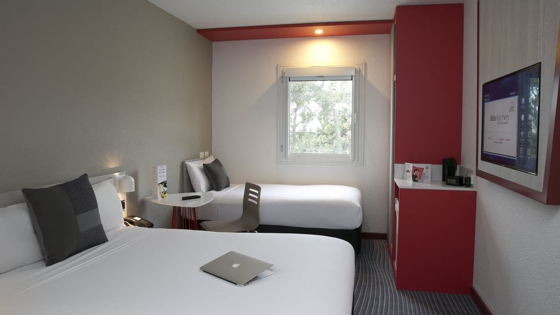 Standard Twin Room at Ibis Sydney Airport