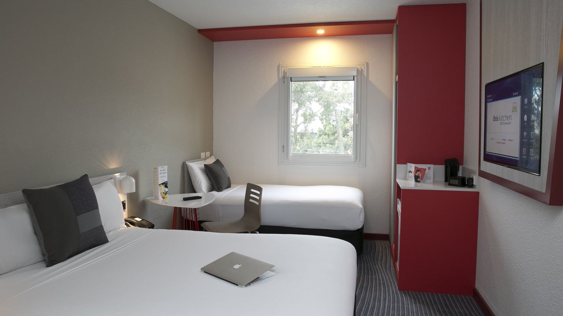 Twin Rooms at Ibis Sydney Airport 