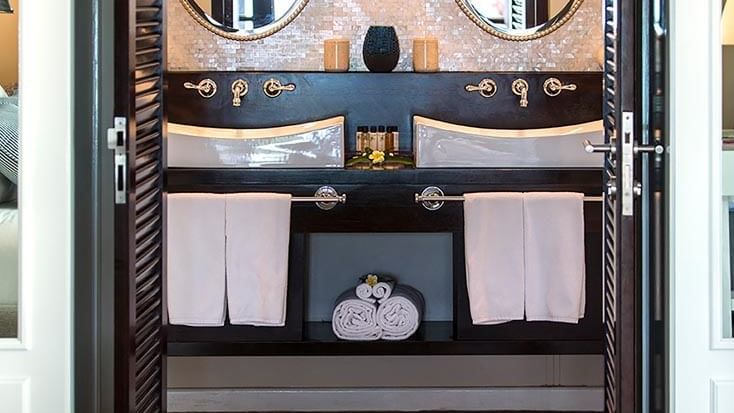 Bathroom vanity in Efate Pool Villa at Warwick Le Lagon 