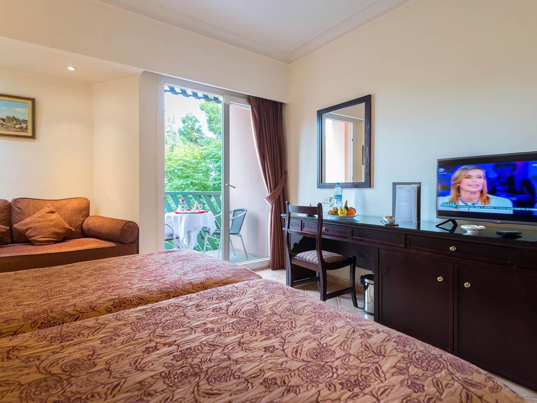Large Bedroom with TV - Farah Marrakech Hotel