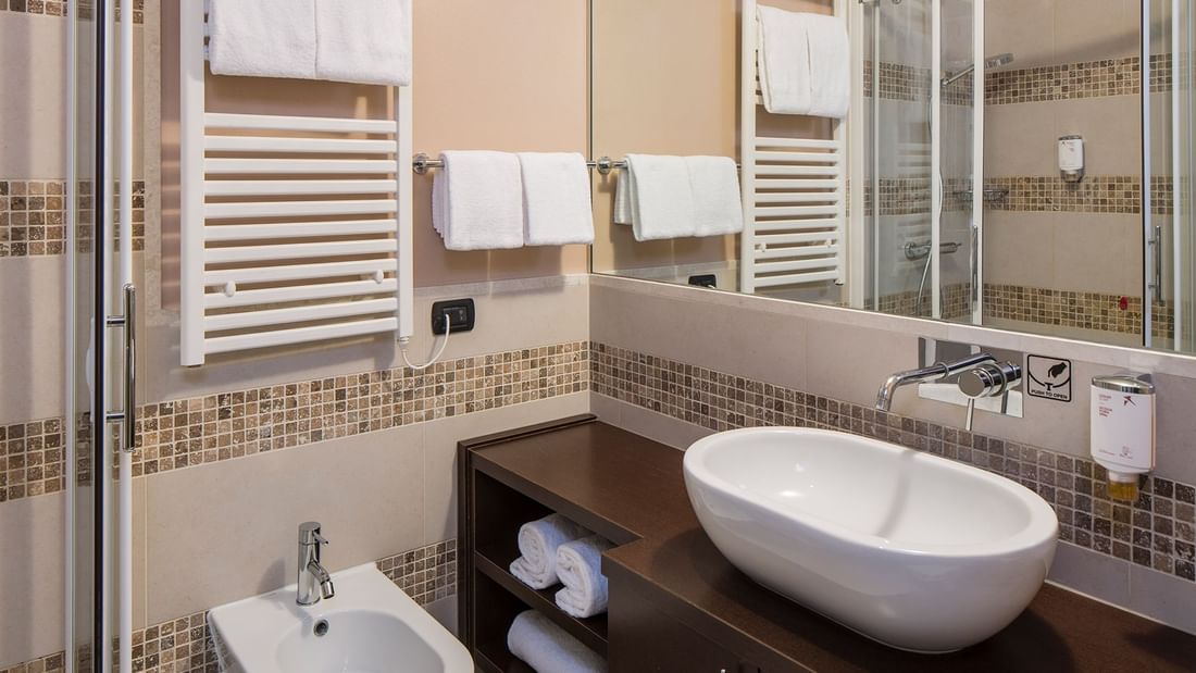 Bathroom vanity, Junior Suite at Falkensteiner Lake Garda 
