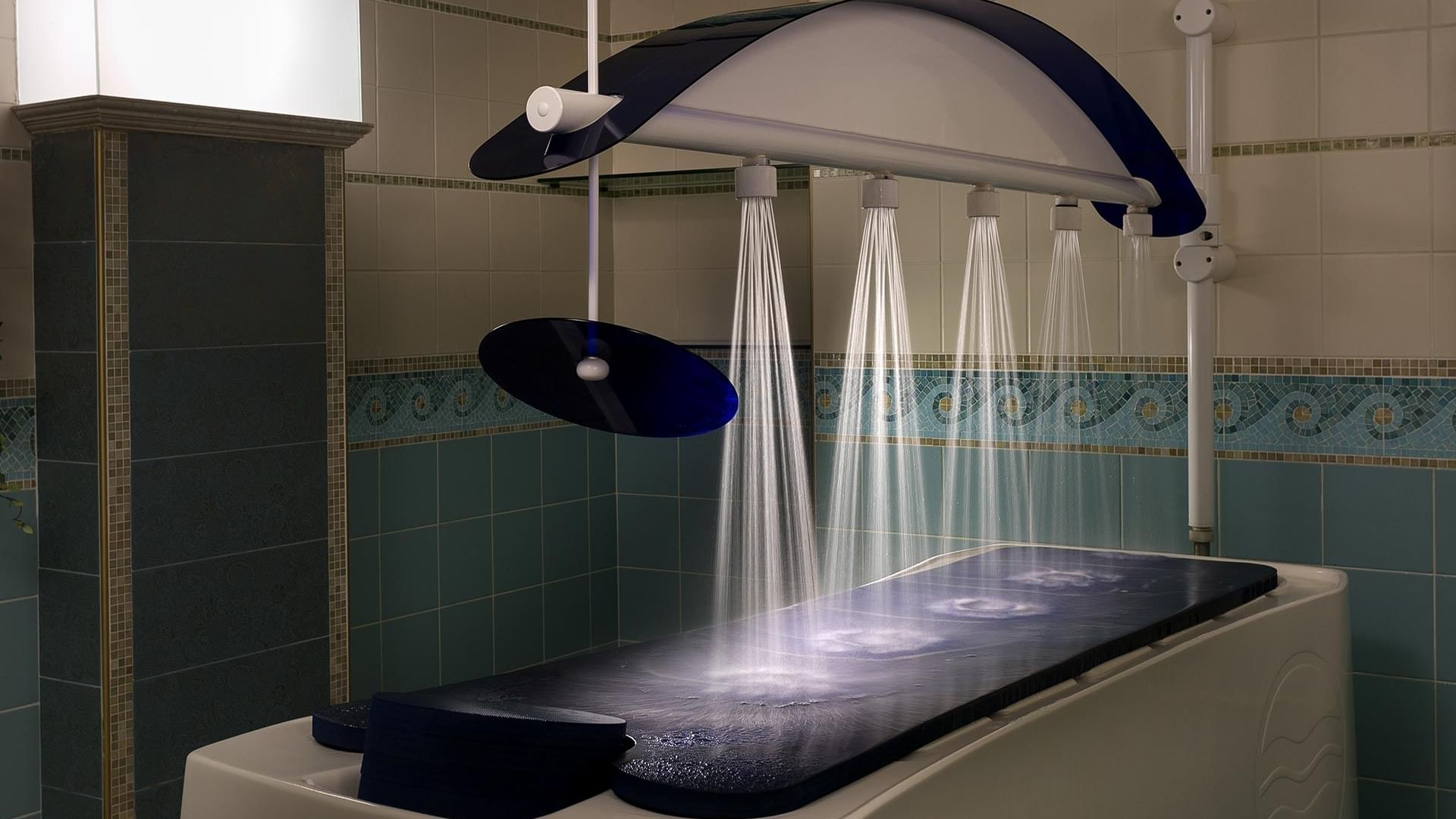 Продвинутая зона терапии в приватной части Amon Spa отеля Titanic Mardan Palace.