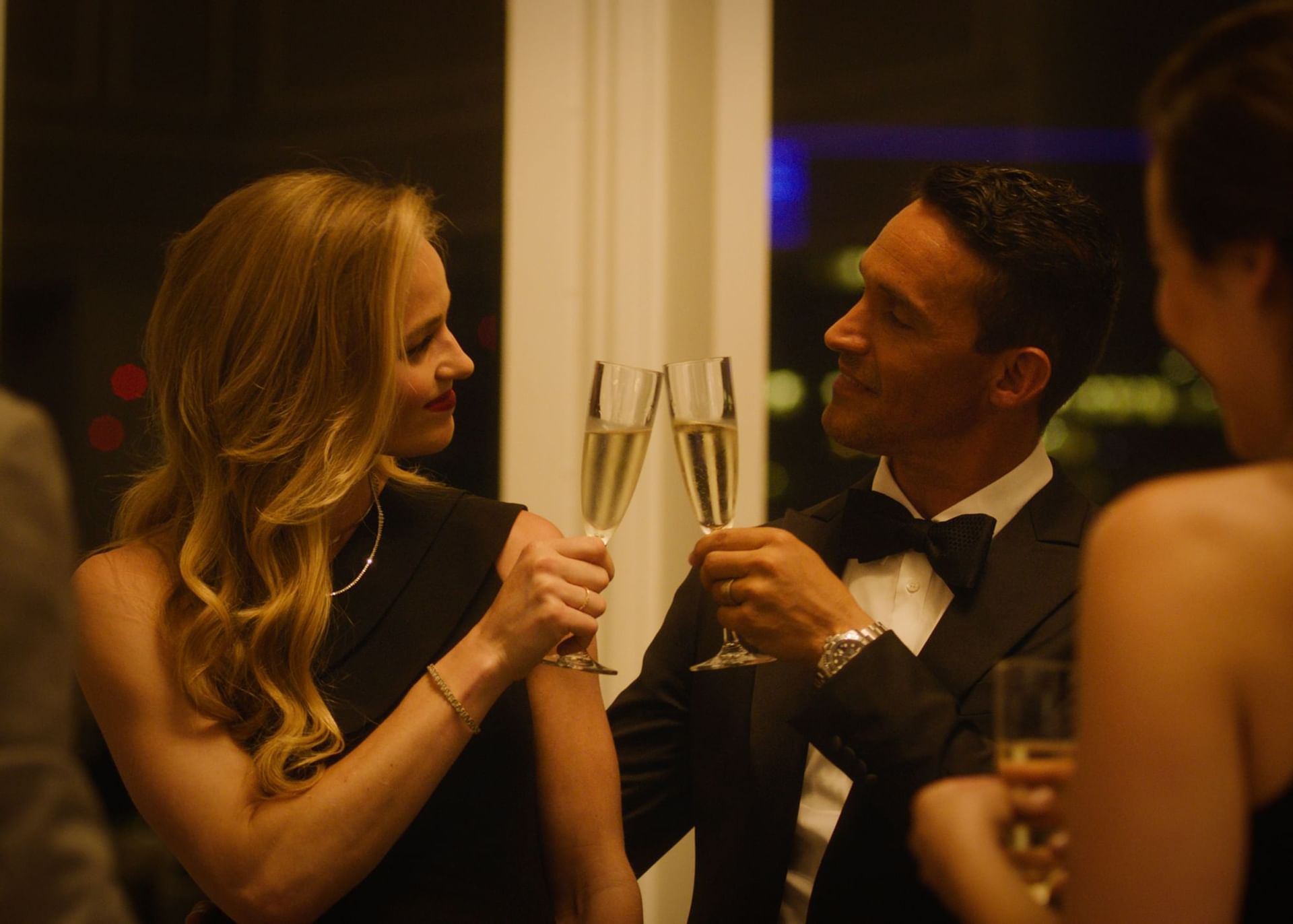 couple cheers