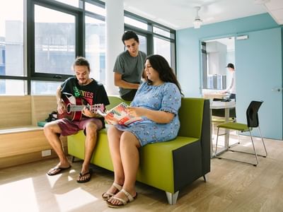 Six Bedroom Multi Share_lounge area