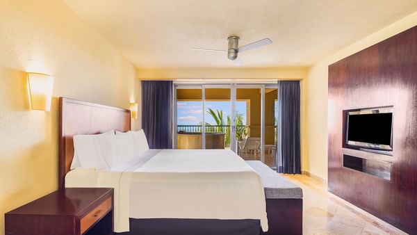 King bed in the Honeymoon Suite at Grand Fiesta Americana