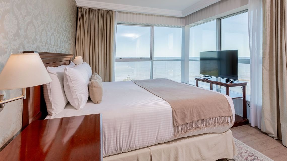 Corner Suite