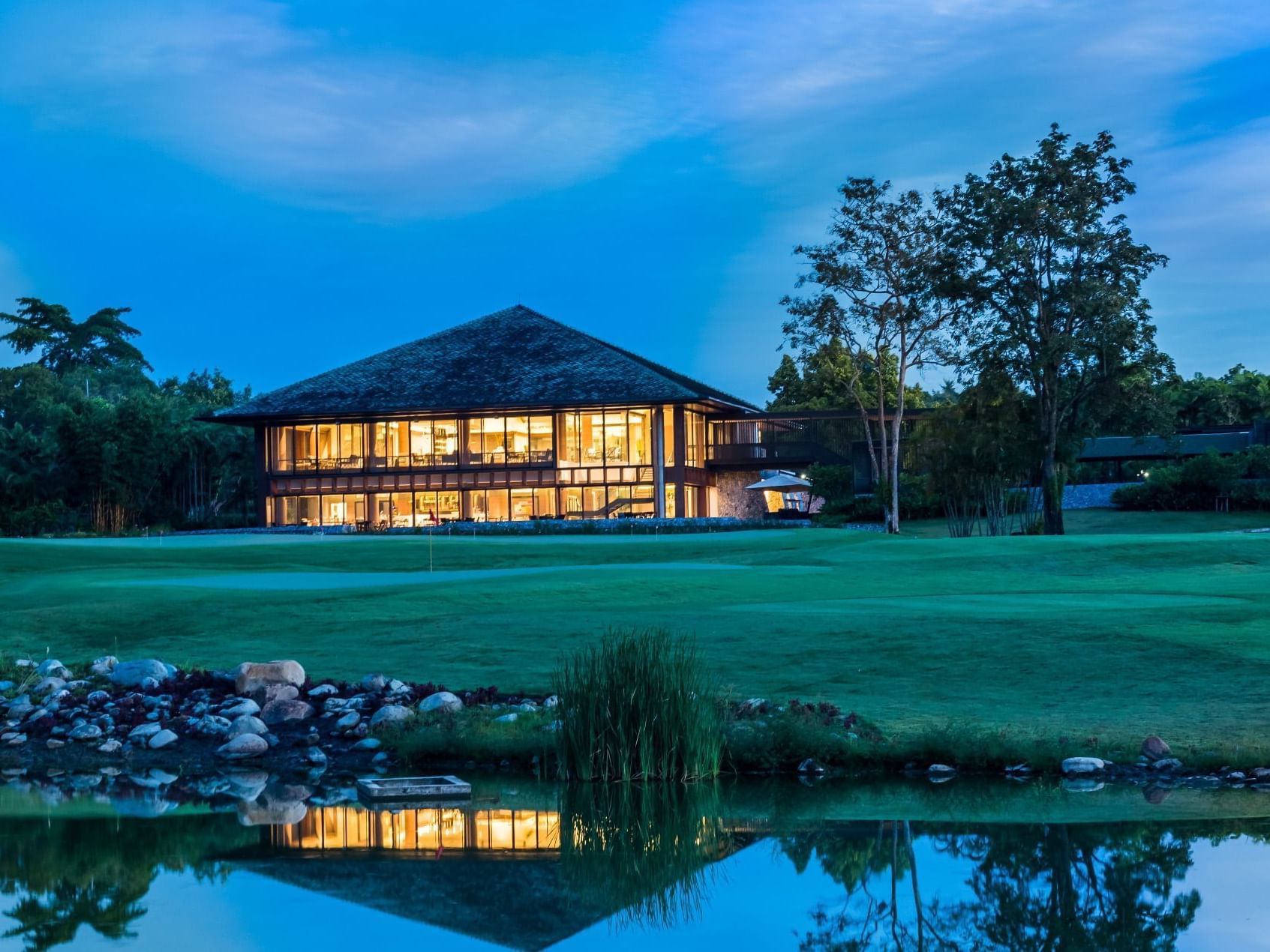 Exterior view of the lake near Maitria Hotel Rama 9