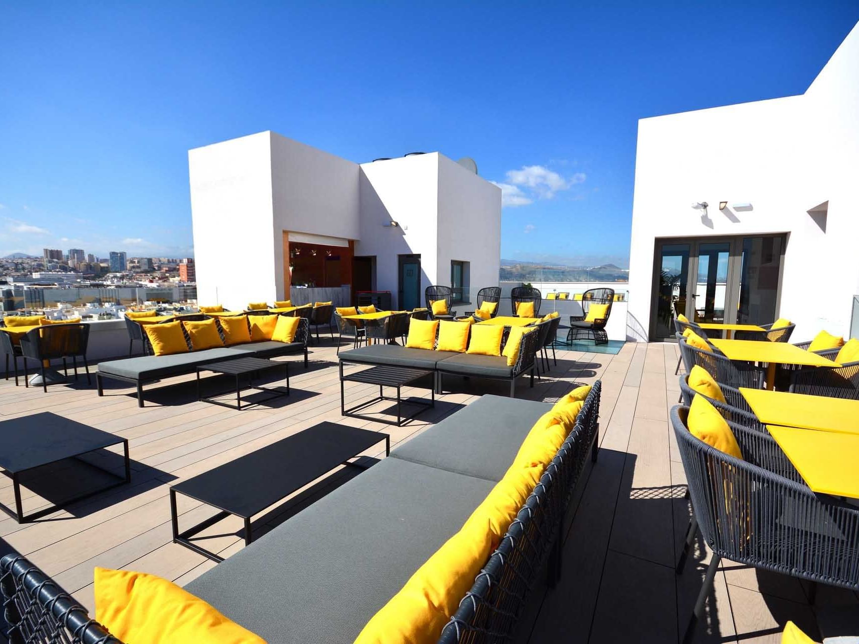 Ibex Bar en hotel Design Plus Bex