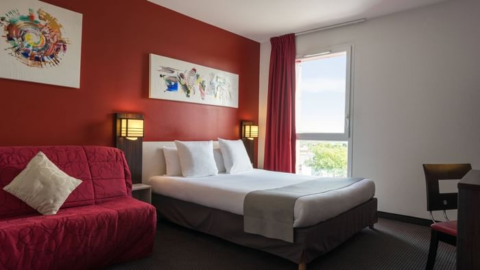 Interior of the Superior Room at Hotel Pont Rouge