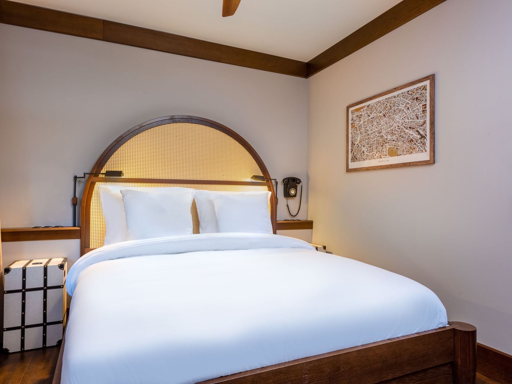 Suite-Sleeping-Precise-Tale-Berlin
