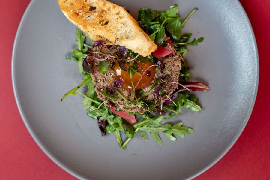 Pressé de paleron de Bœuf confit et condiment tartare
