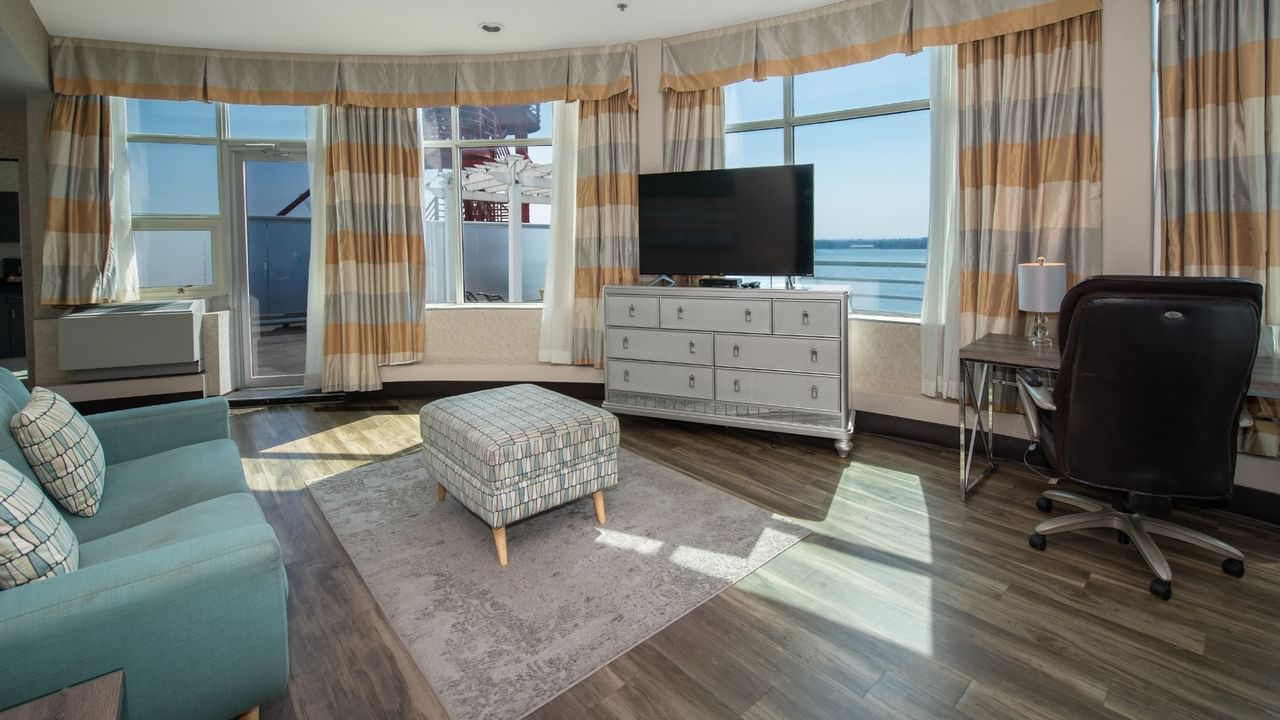 Coast Waterfront Suite, soak in the scenery