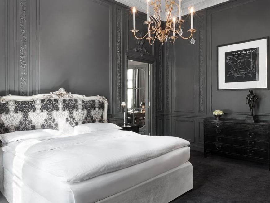 Kingbed of King Executive Suite at Patrick Hellman Schlosshotel