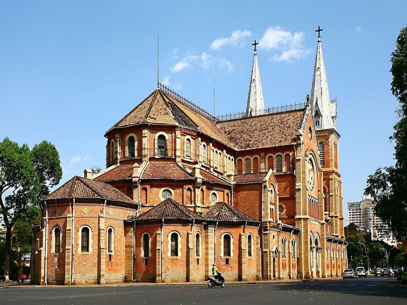 Front view of Notre Dame Cathedral near Eastin Hotels