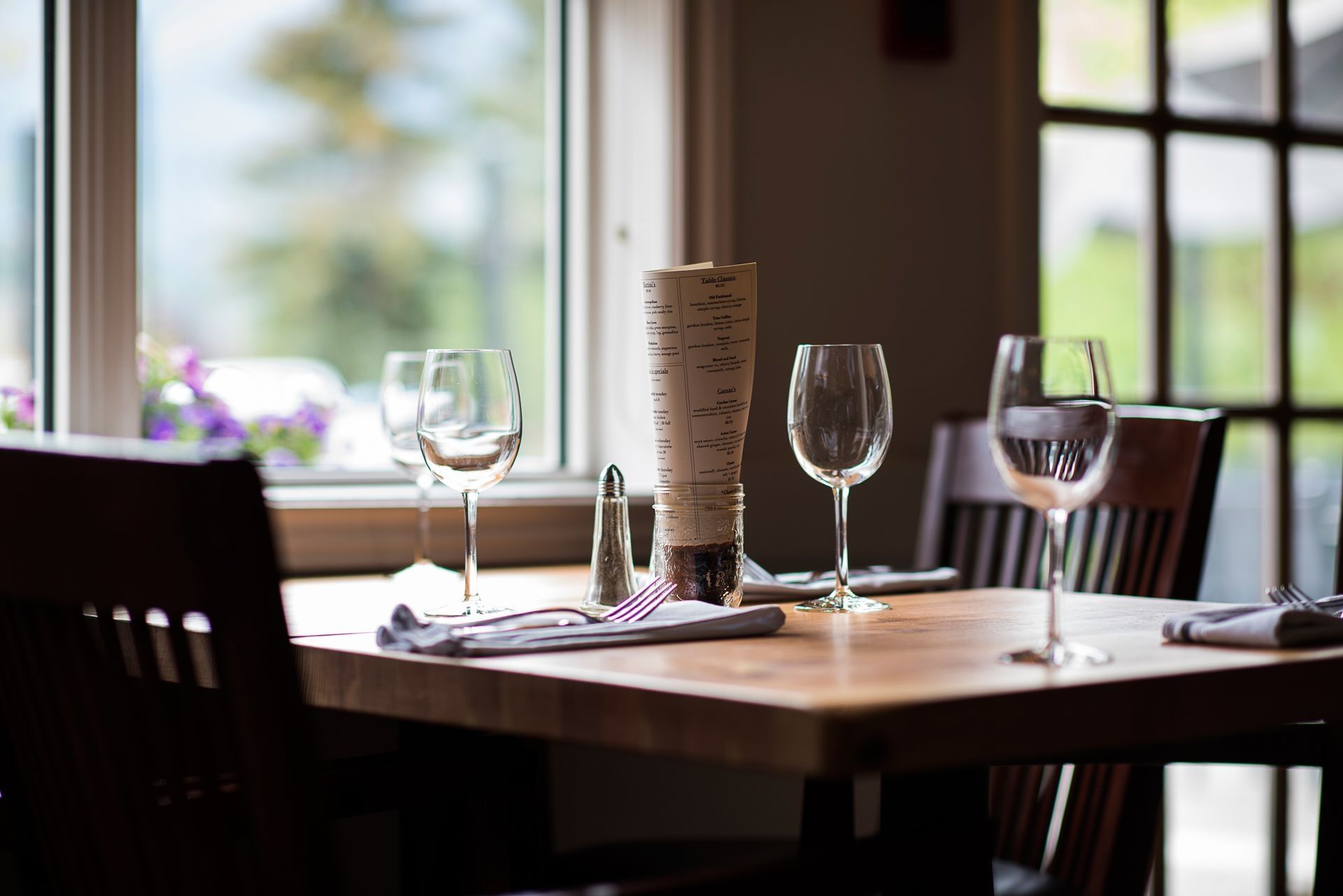 Coast Canmore Hotel & Conference Centre - Table Food & Drink(5)