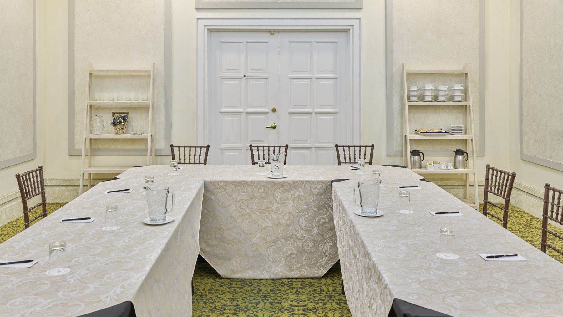 U shaped table set-up in Triana room at FA Aguascalientes