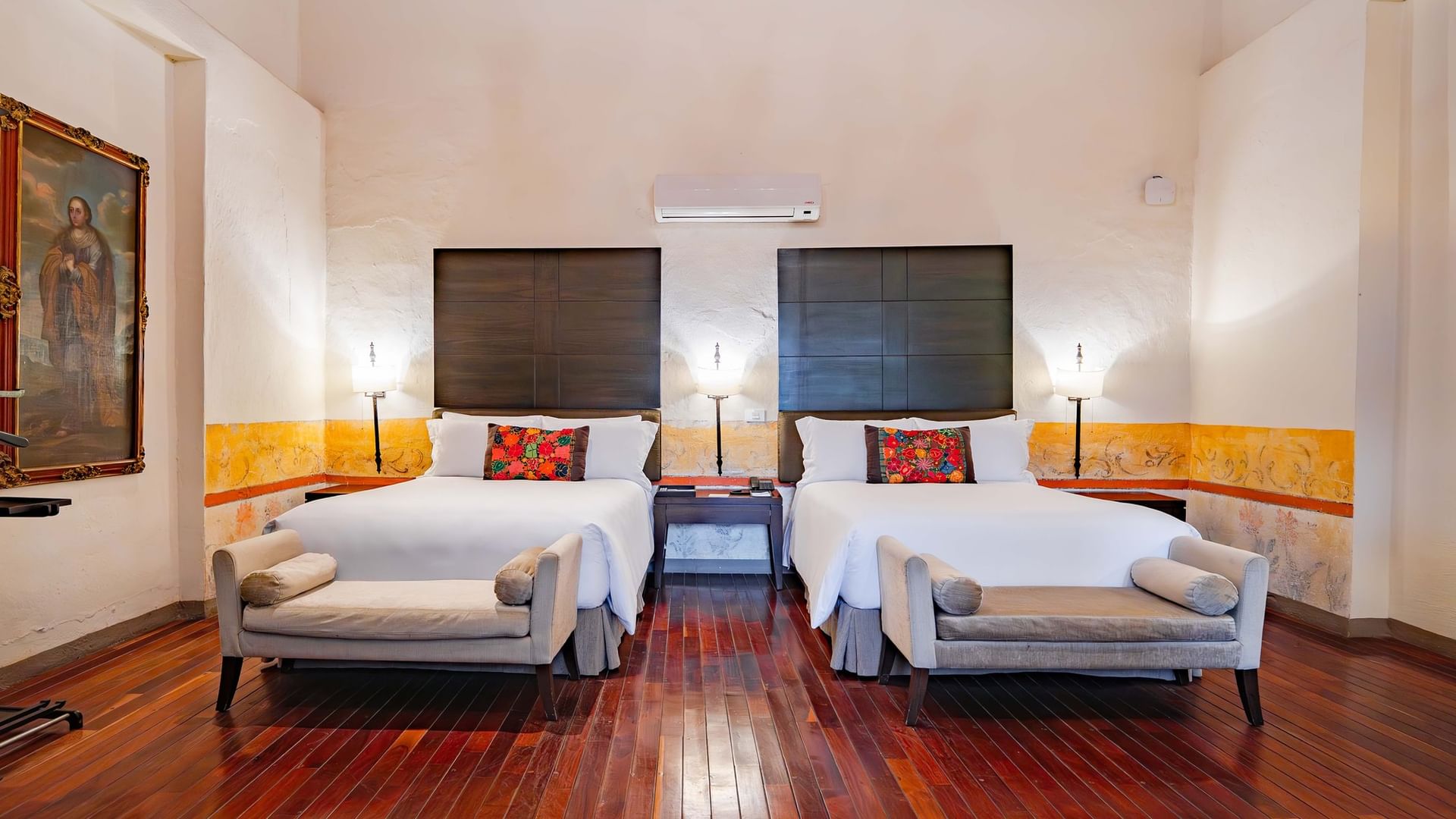 Habitación Superior con 2 camas dobles en el hotel Quinta Real Puebla, Heroica Puebla de Zaragoza.