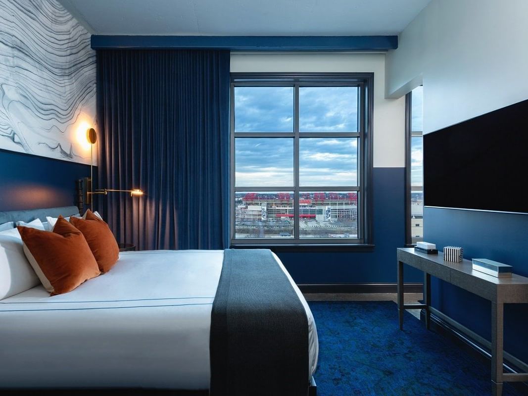 King size bed & tv with in Bronze King at Dream Nashville
