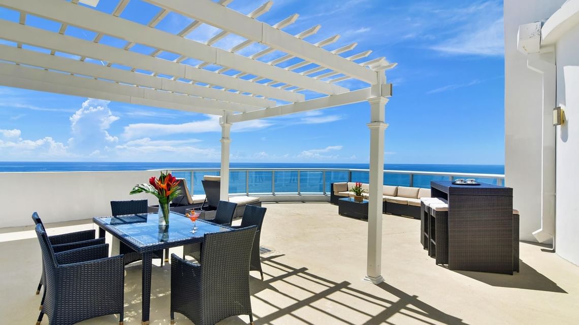 Oceanfront Penthouse Hotel Rooms photo