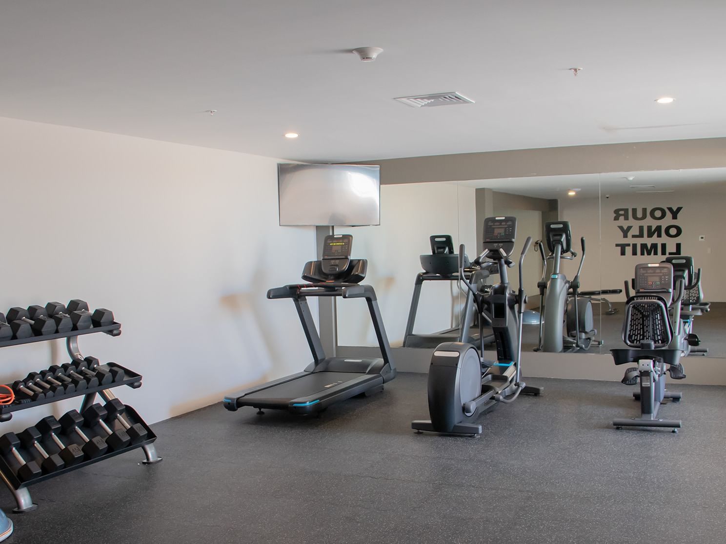 Equipment arranged in the gym at Viaggio Resort Mazatlan