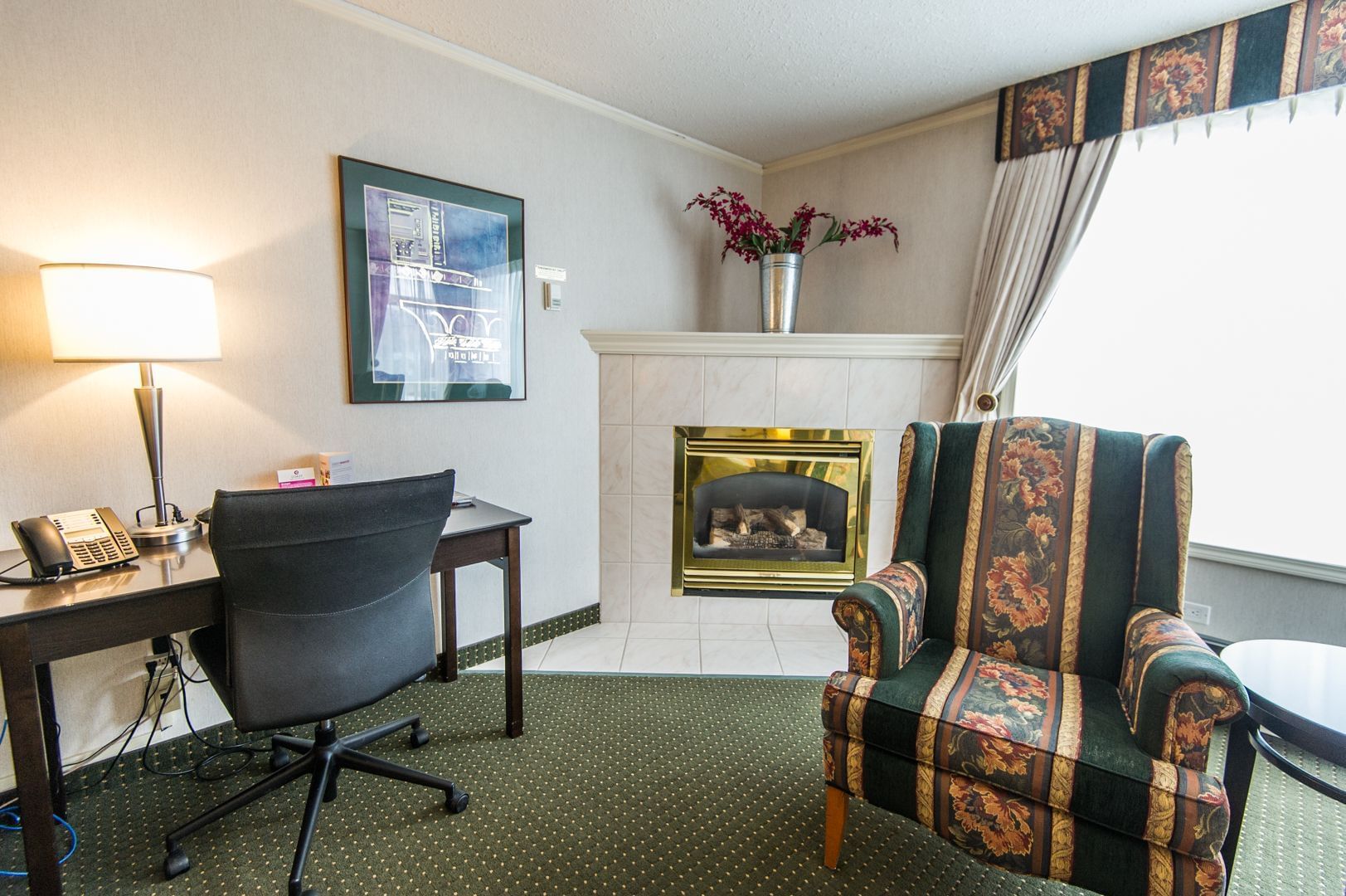 Coast High Country Inn - Premium King Suite Sofa Bed Fireplace