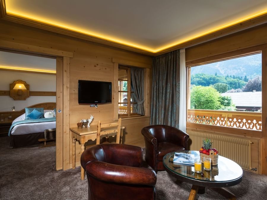 Living area in Luxury suite at The Originals Hotels