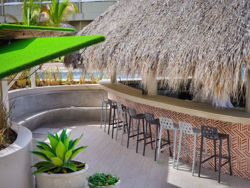 Bar counter in El Malecon Pool & Wet Bar at Fiesta Resort