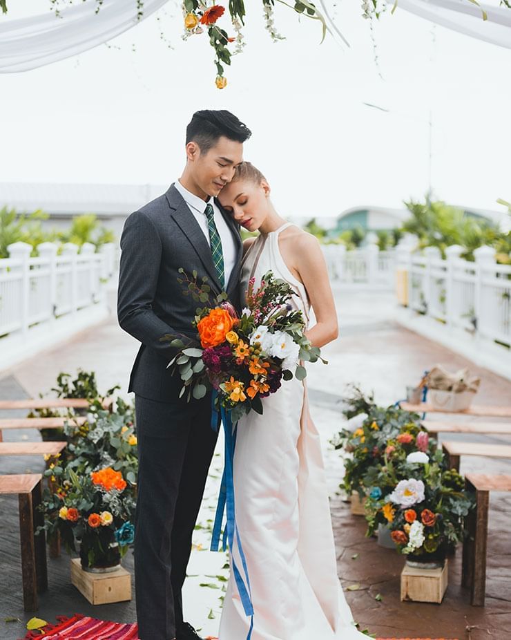 Say your wedding vows and capture the beautiful beach wedding moments at Lexis Hotel Malaysia