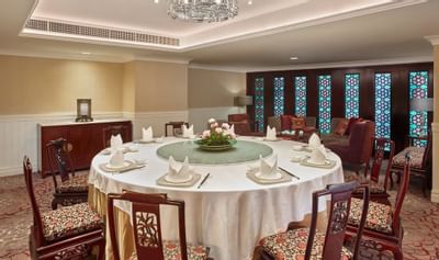 Dining Area in Jade River Restaurant at White Swan hotel