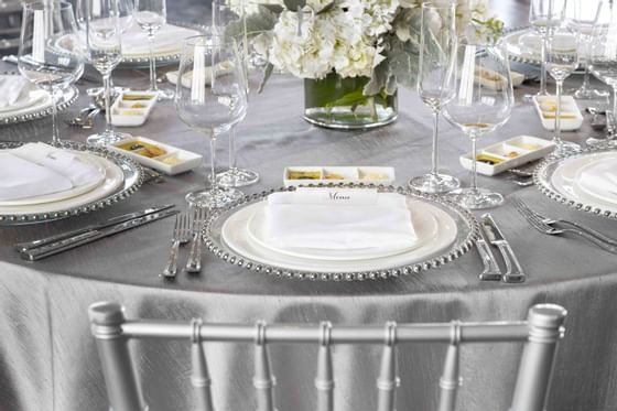 white flowers on wedding table