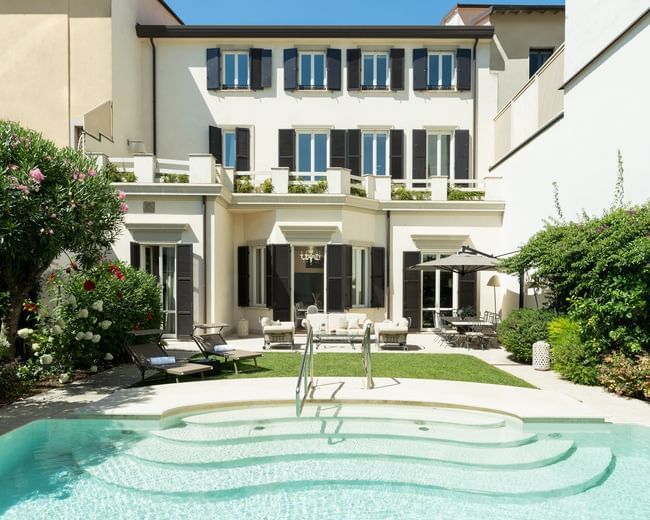 hotel with outdoor pool Viareggio