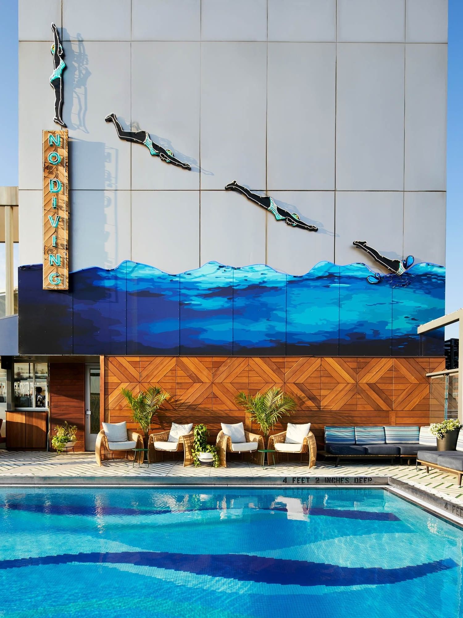 Pool-Diver Sign Daytime