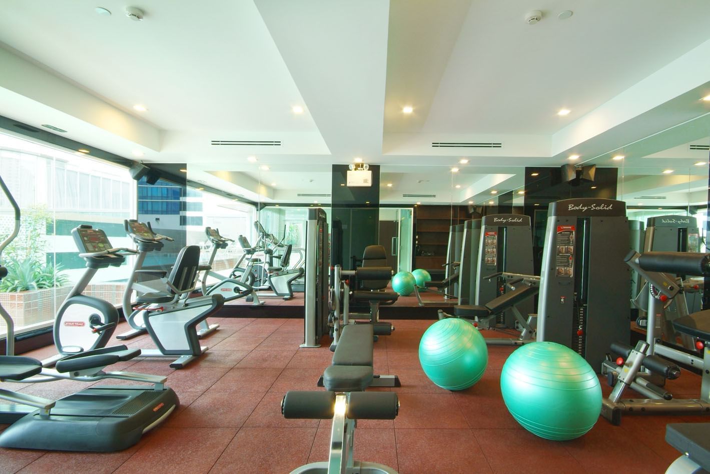 Rooftop Pool & Gym | Hotel Facilities | Amora Neoluxe Hotel Bangkok