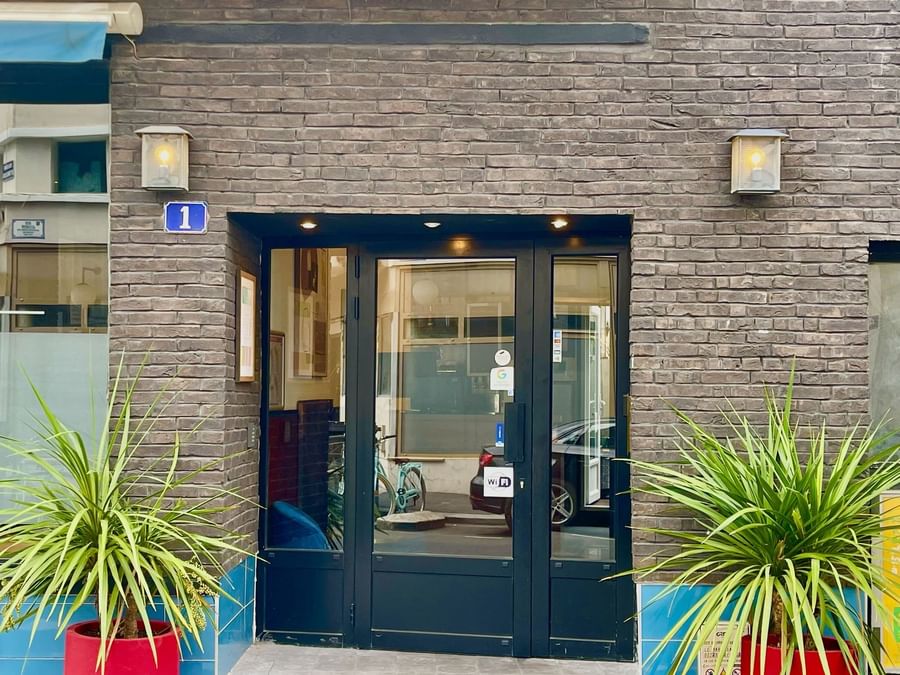 Entrance of Hotel Le Marignan of The Originals Hotels
